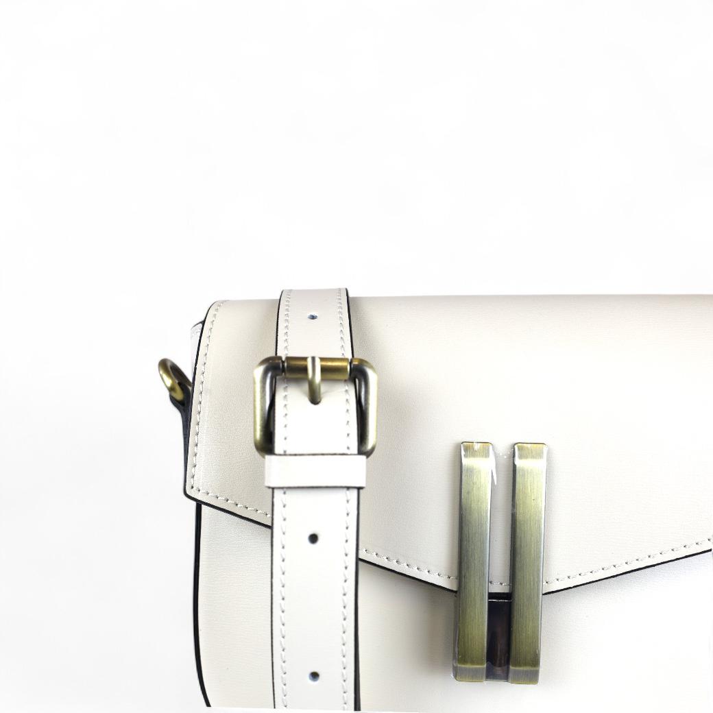 Cecile MI borsa donna in pelle burro a tracolla con accessorio in metallo