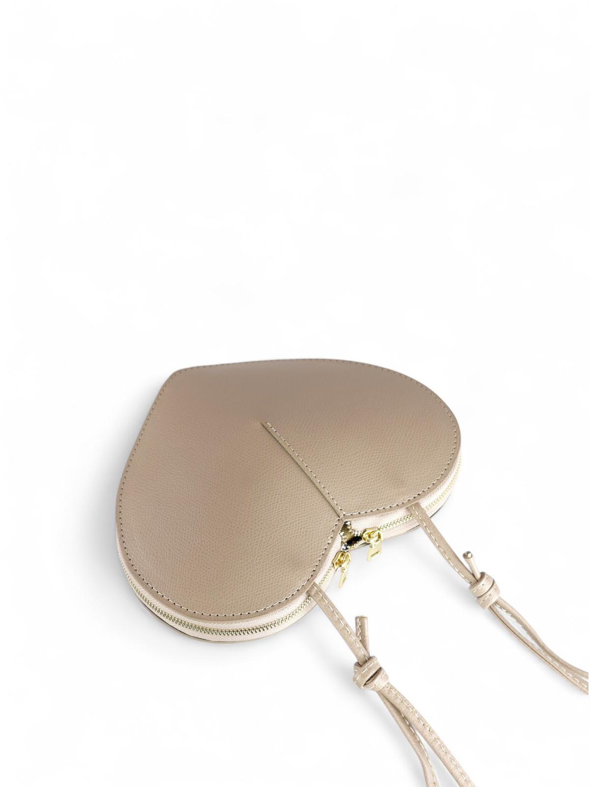 Cecile MI borsa donna a tracolla con design a forma di cuore color nude