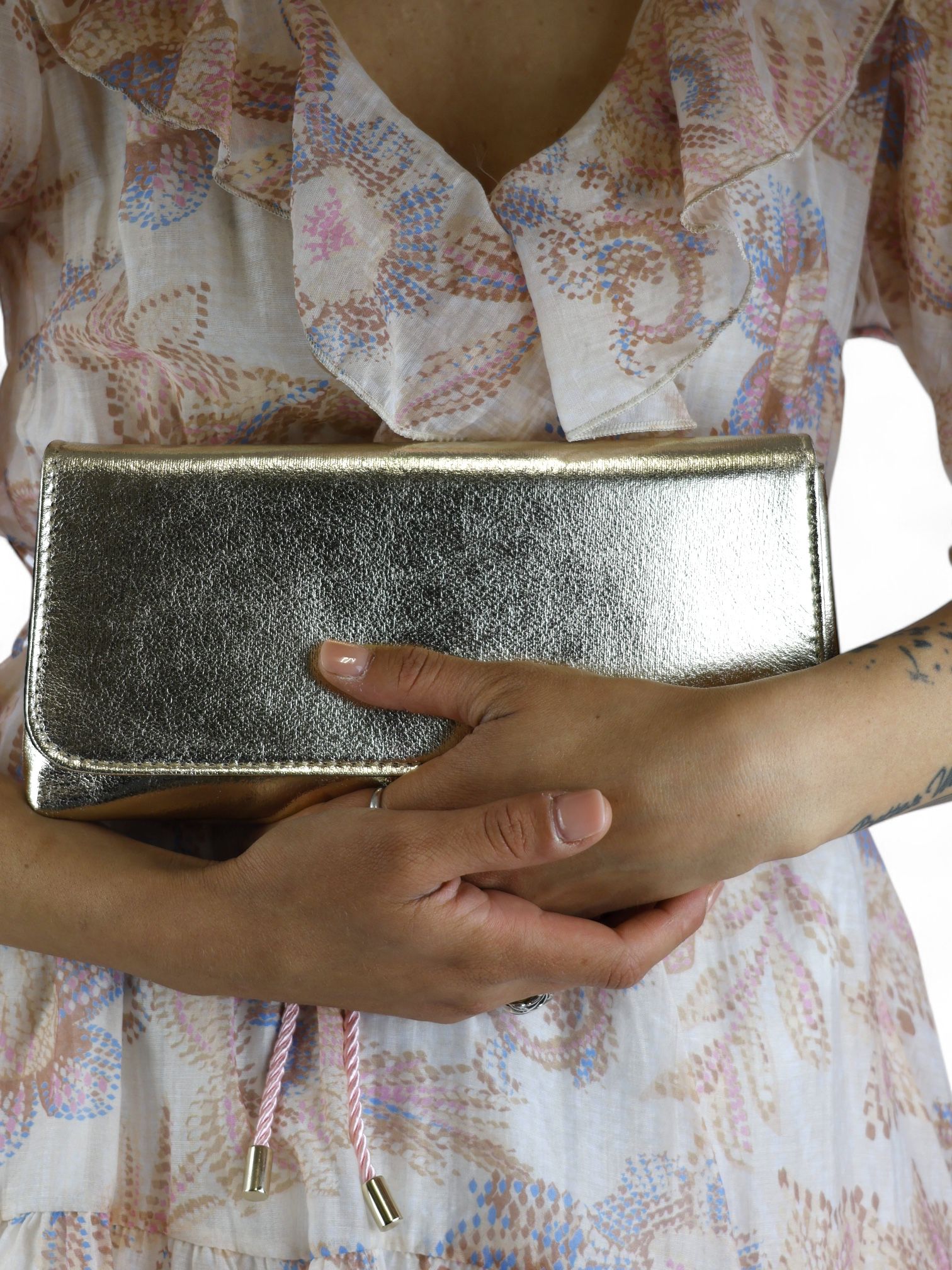 Anna Cecere pochette in laminato platino con chiusura magnetica