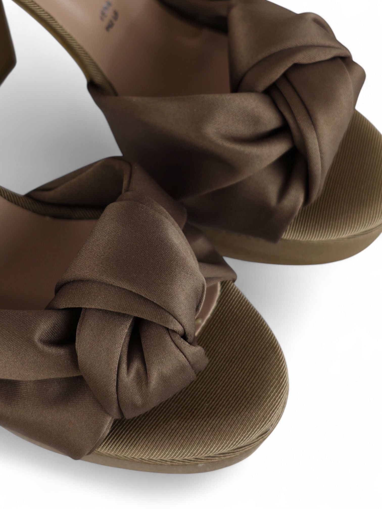 Divine Follie sandalo con tacco donna in raso color tortora con nodo