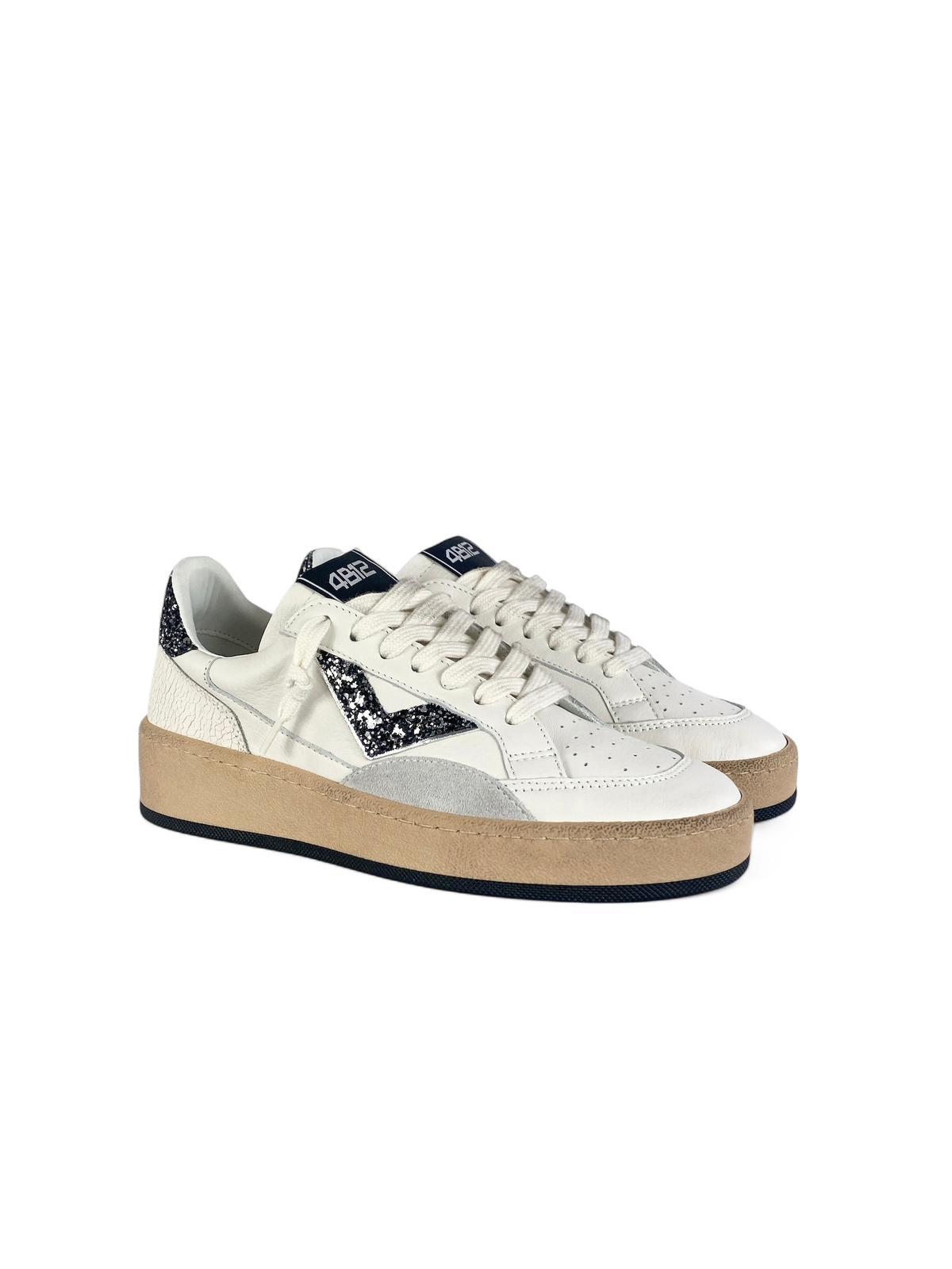 4B12 Sneaker donna con dettagli glitter play new sky bianco