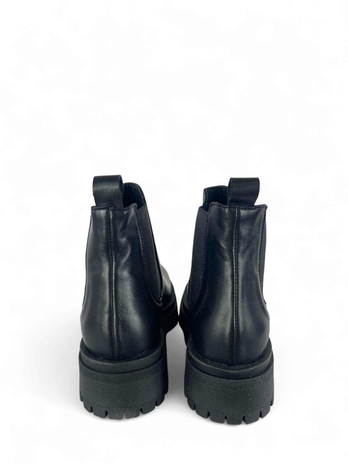 CROWN stivaletti donna in pelle fondo carrarmato nero