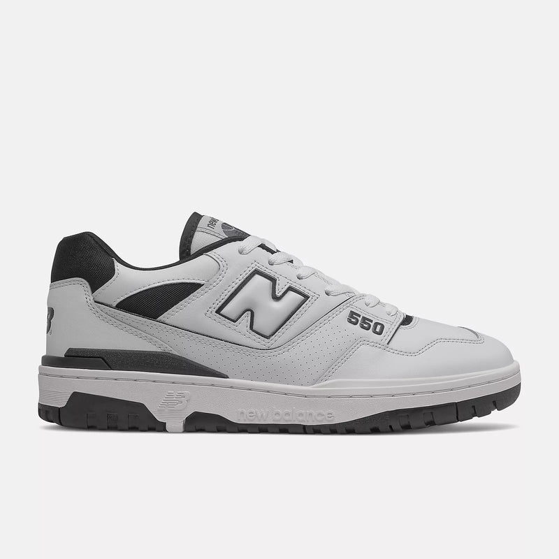 New Balance Sneakers unisex bianco e nero in pelle e mesh