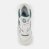 New Balance Sneaker unisex bianca e verde in pelle e mesh