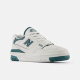 New Balance Sneaker unisex bianca e verde in pelle e mesh