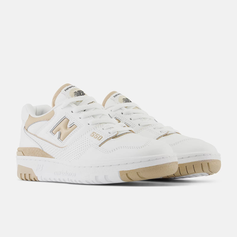 New Balance Sneakers unisex bianco e camel in pelle e mesh