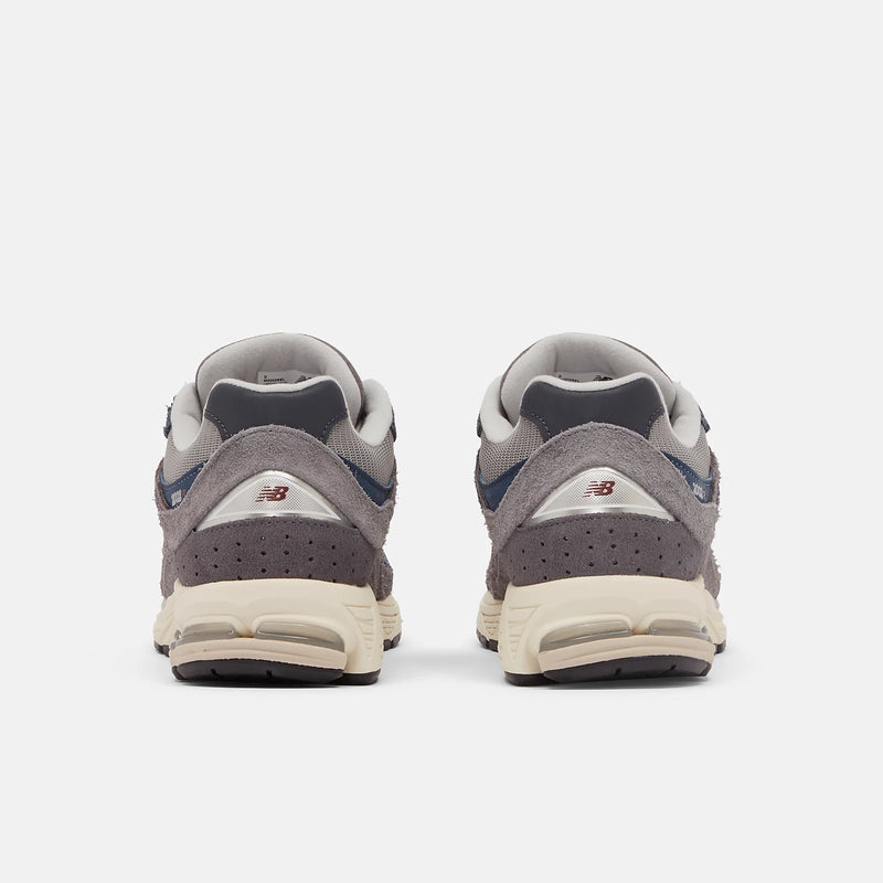 New Balance Sneakers uomo in mesh e suede colore navy grey