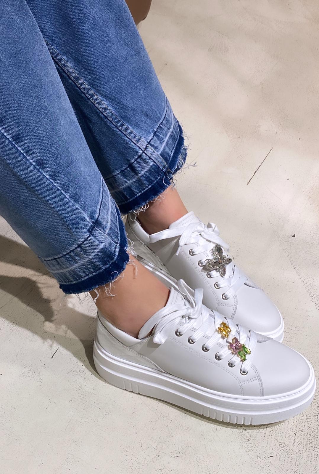 Méliné Sneakers Donna con Charms Farfalle in Pelle Multi Color.